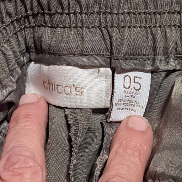 CHICO'S PULL-ON ELASTIC WAIST CUFFED TROUSERS - OLIVE - CHICO'S SIZE .5 - Picture 3 of 4